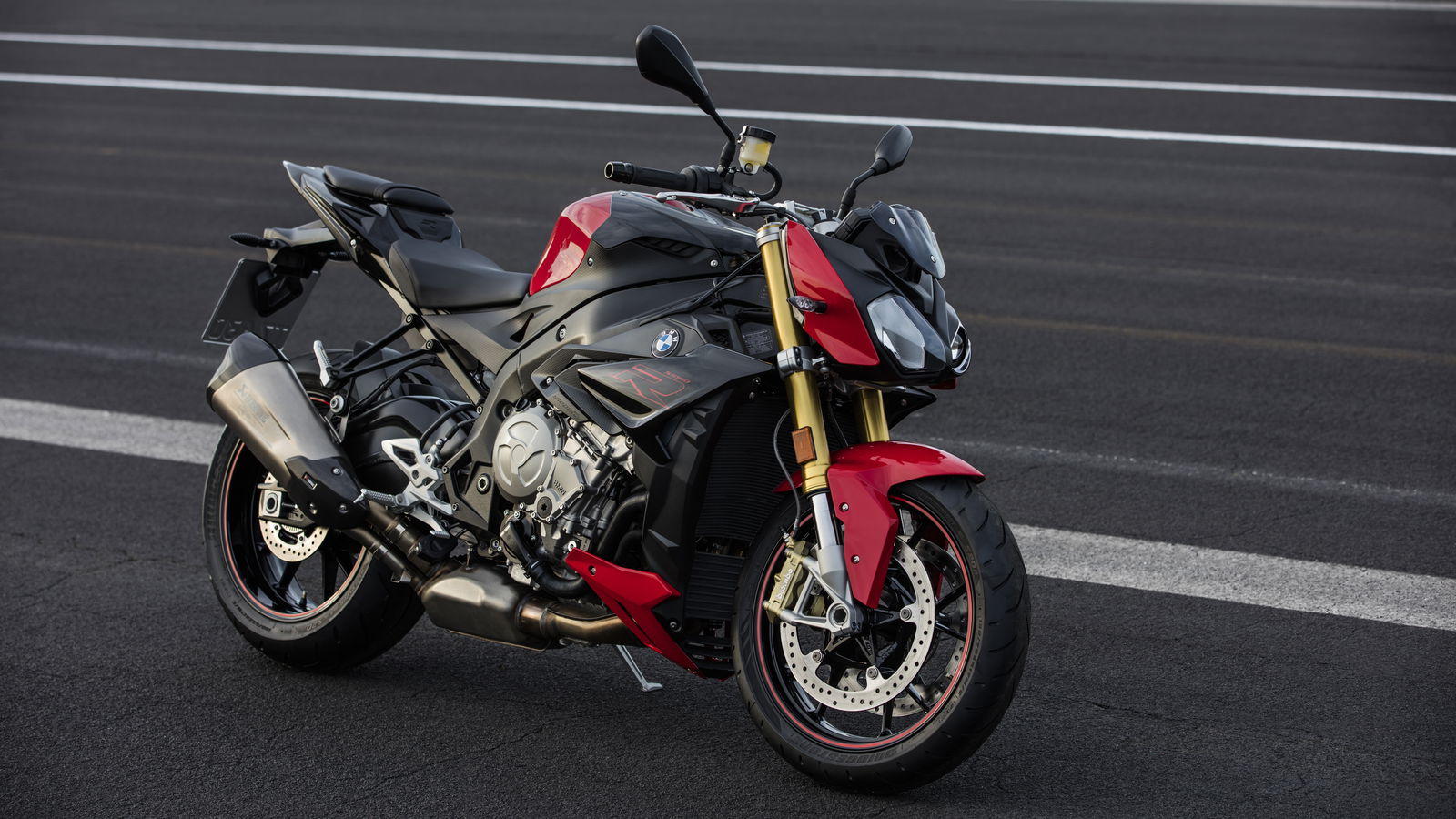 Updated BMW S1000R revealed 